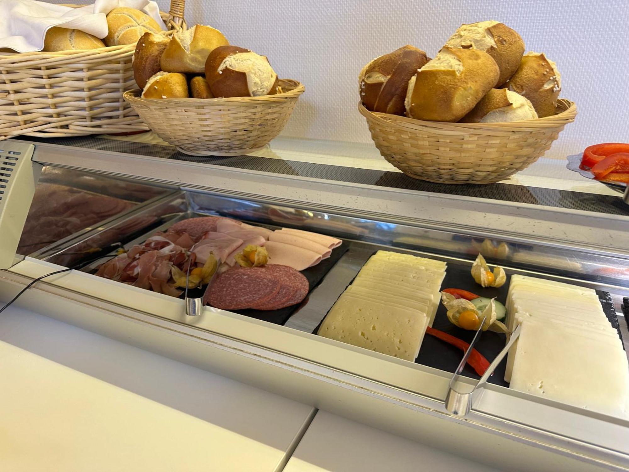 Hotel Barbarossa Karlsruhe Stadtmitte エクステリア 写真