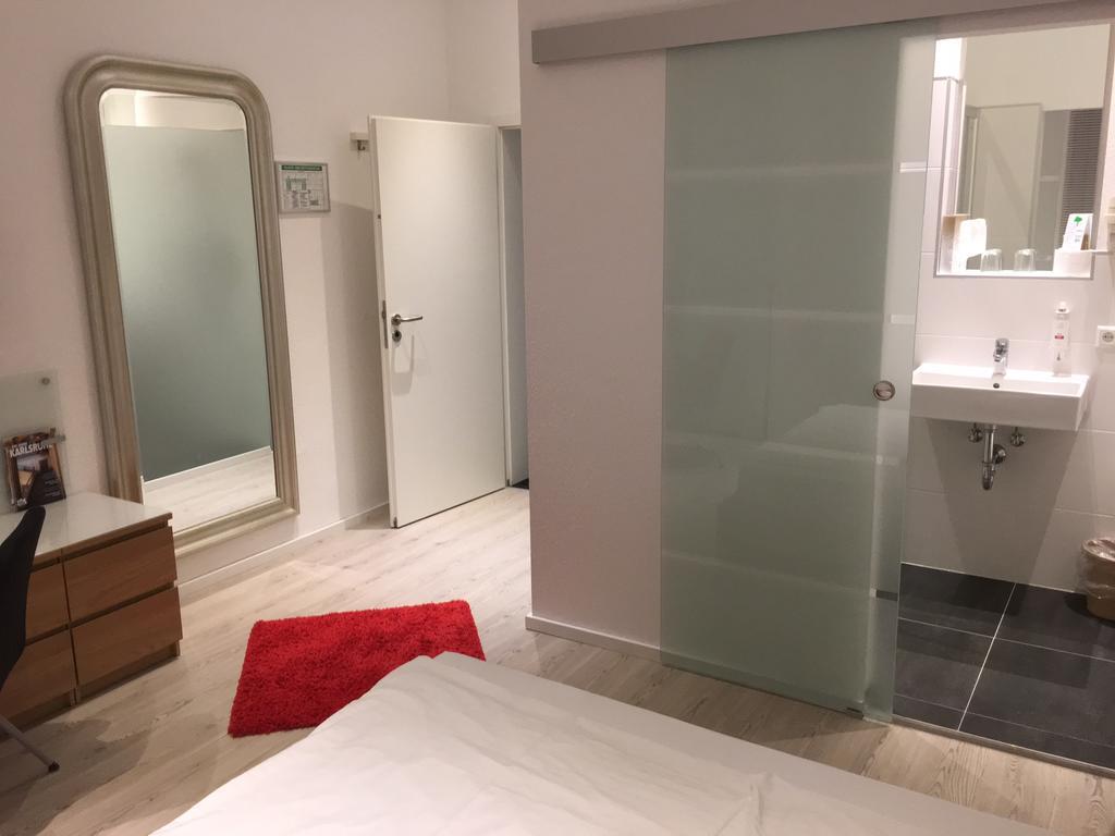Hotel Barbarossa Karlsruhe Stadtmitte 部屋 写真