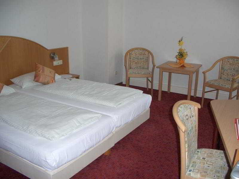 Hotel Barbarossa Karlsruhe Stadtmitte エクステリア 写真