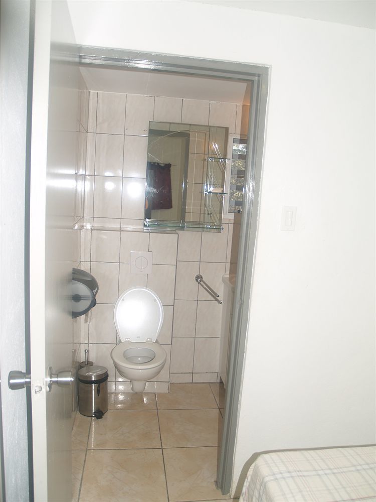 Hotel Barbarossa Karlsruhe Stadtmitte エクステリア 写真