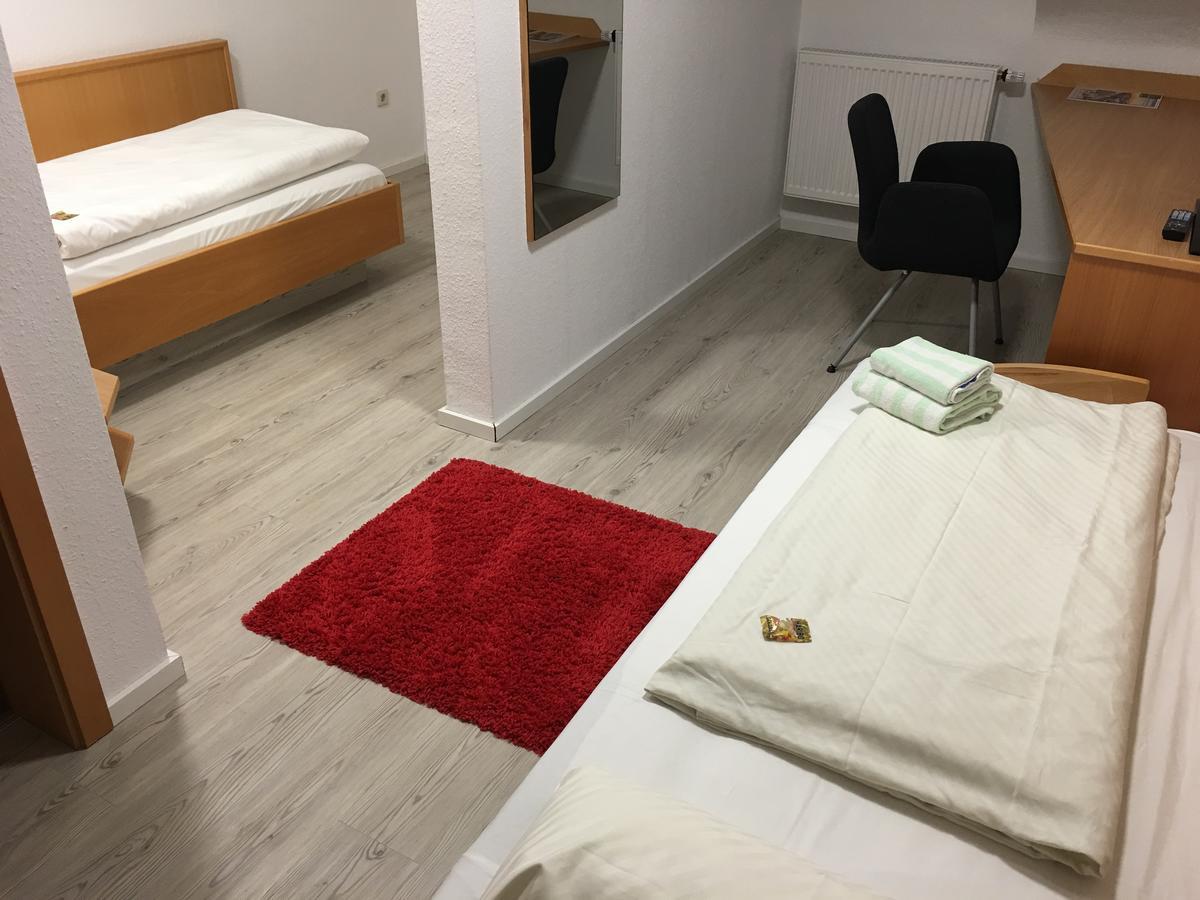 Hotel Barbarossa Karlsruhe Stadtmitte エクステリア 写真