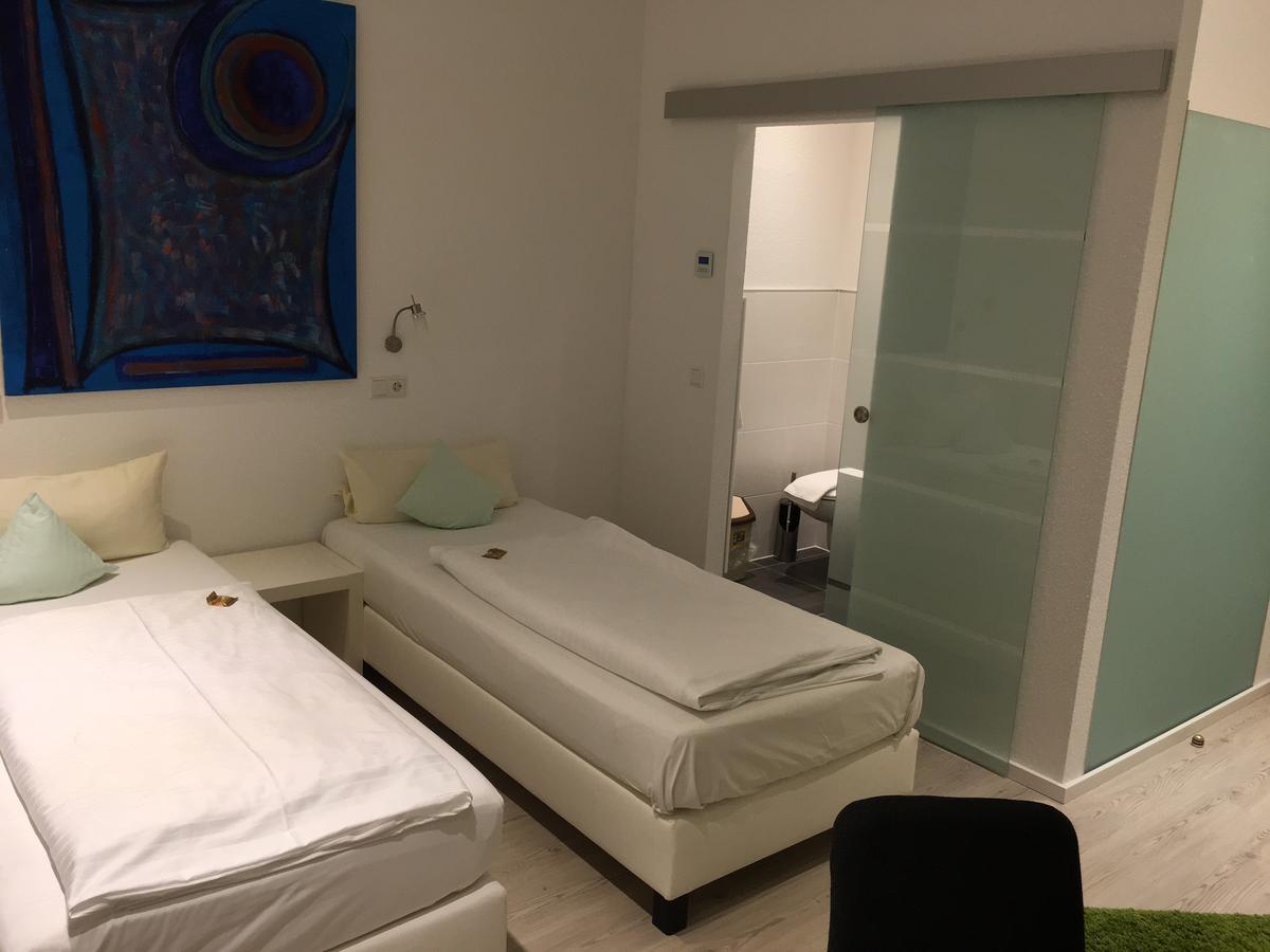 Hotel Barbarossa Karlsruhe Stadtmitte エクステリア 写真