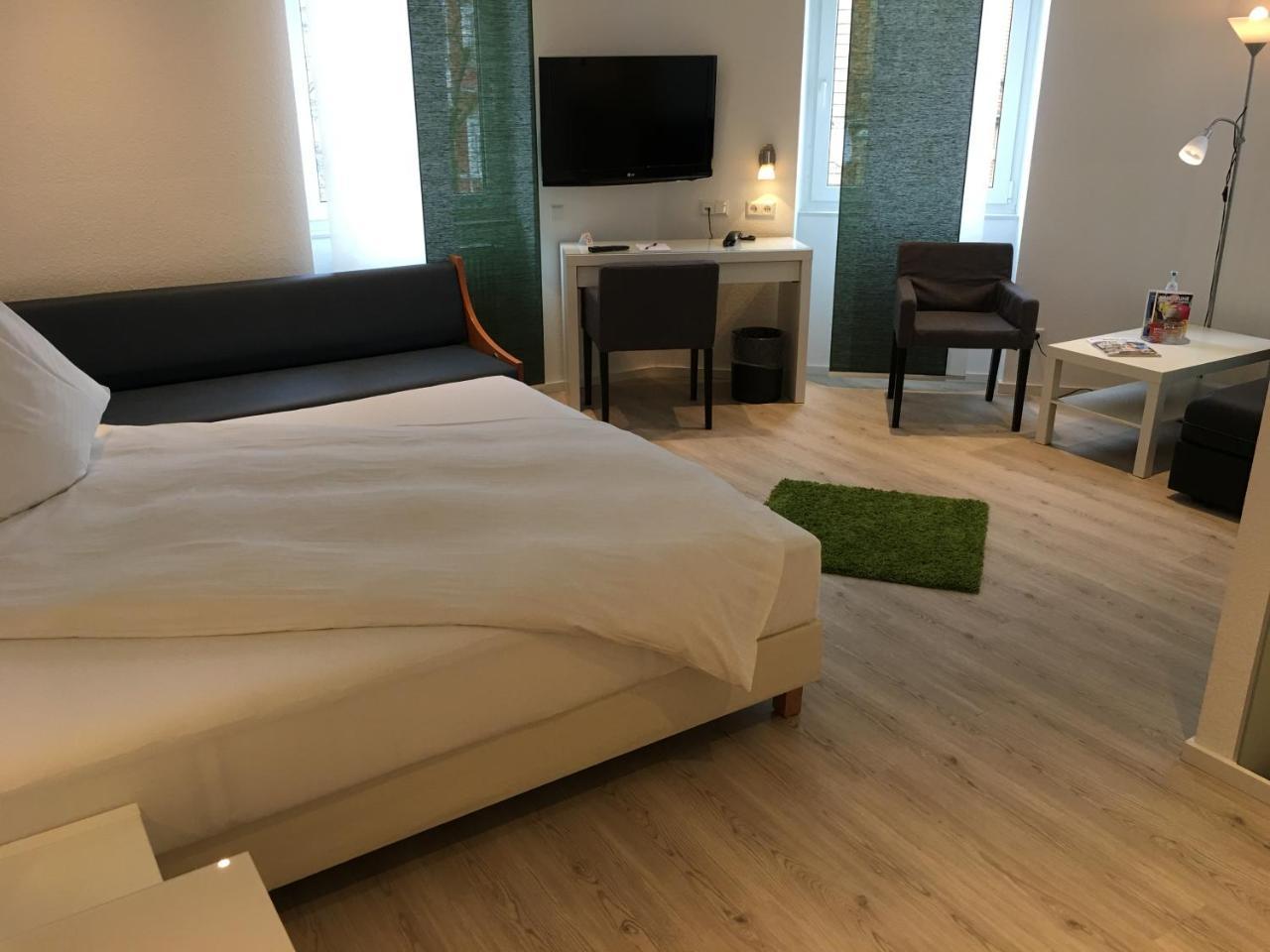 Hotel Barbarossa Karlsruhe Stadtmitte エクステリア 写真