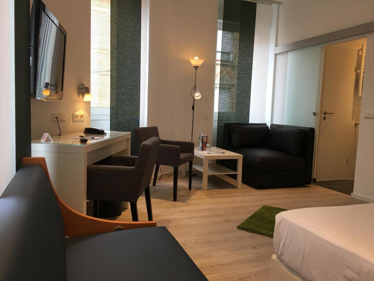 Hotel Barbarossa Karlsruhe Stadtmitte エクステリア 写真