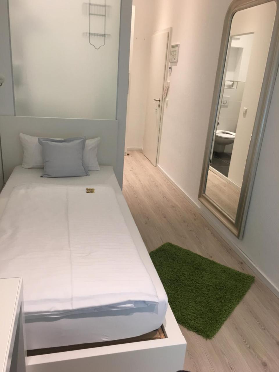 Hotel Barbarossa Karlsruhe Stadtmitte エクステリア 写真