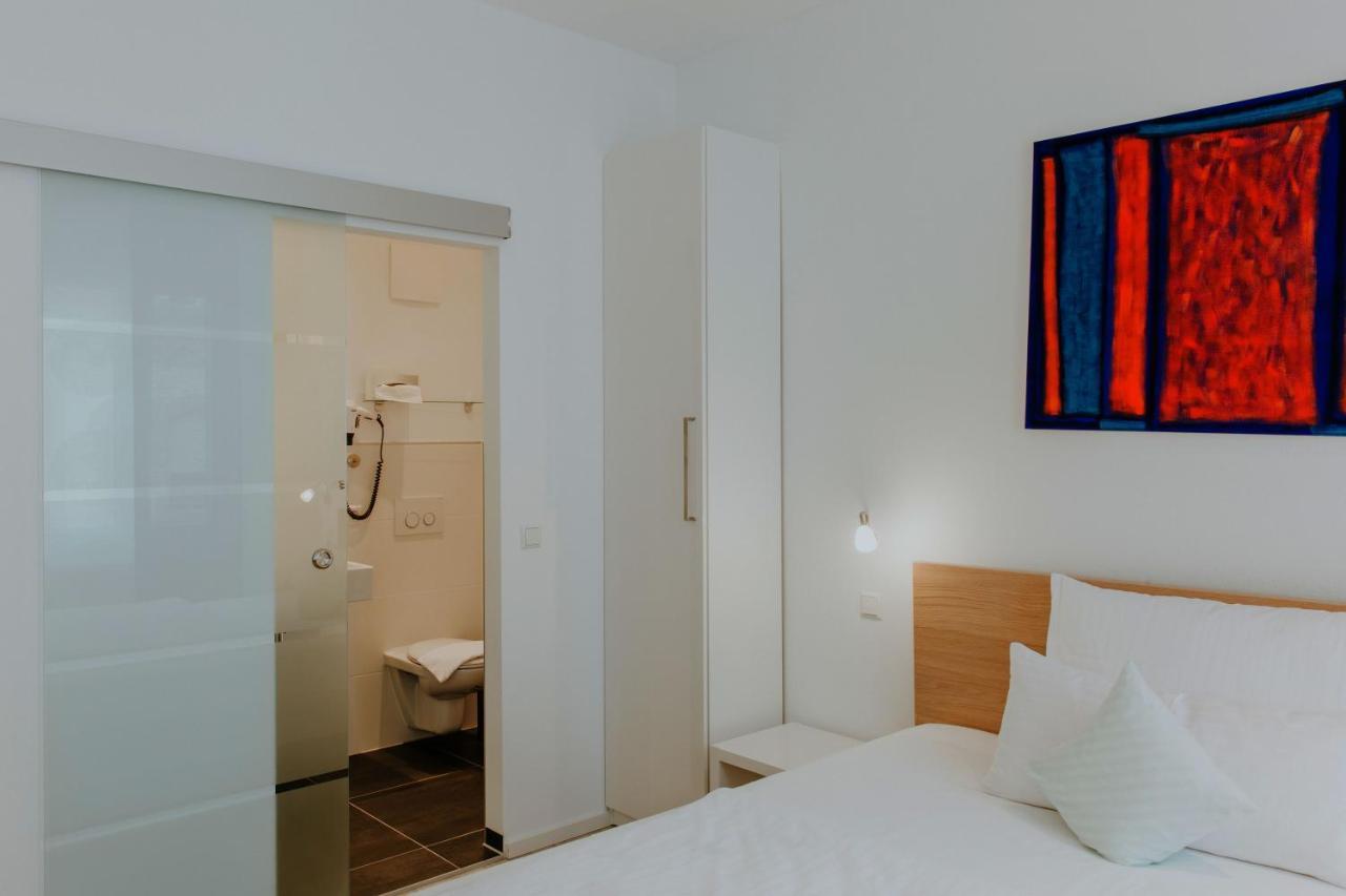 Hotel Barbarossa Karlsruhe Stadtmitte エクステリア 写真